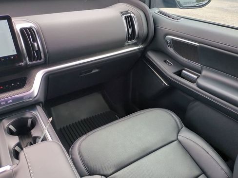 New 2025 Ford Expedition Platinum w/ Stealth Appearance Package image 19