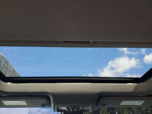 Used 2023 GMC Sierra 1500 SLT w/ SLT Premium Package image 14