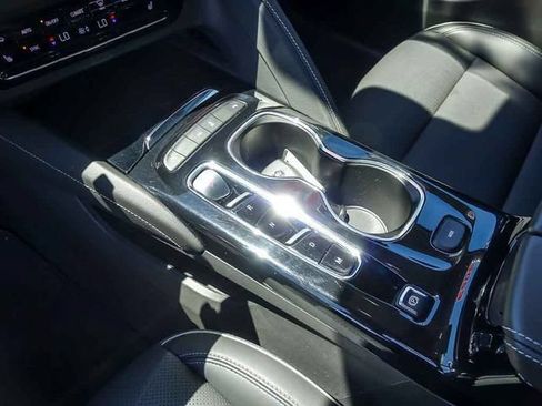 Certified 2023 Buick Envision Essence FWD image 22