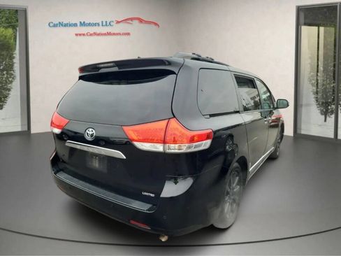 Used 2013 Toyota Sienna Limited image 2