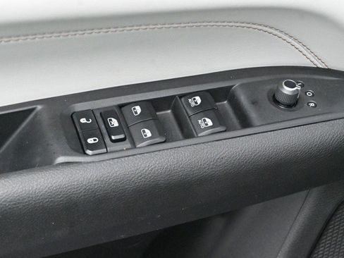 Used 2023 Jeep Compass Limited w/ Sun and Sound Group AWD/4WD image 11