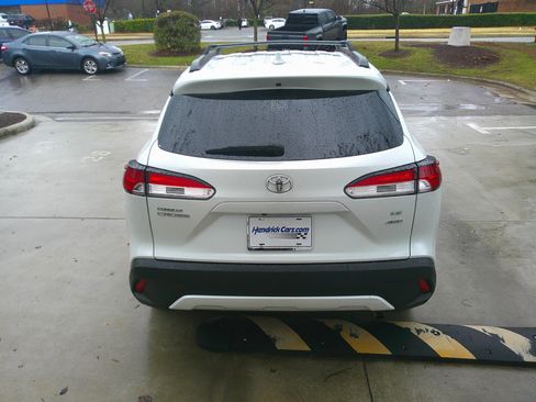 Used 2024 Toyota Corolla Cross LE w/ Moonroof Package image 11