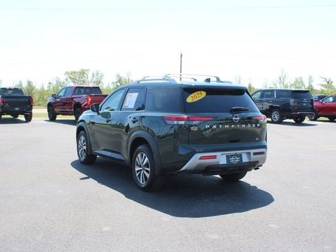 Used 2025 Nissan Pathfinder SL FWD image 7