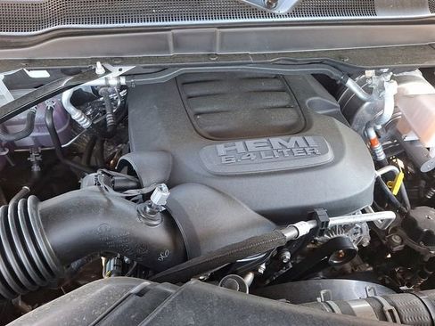 Used 2024 RAM 2500 Tradesman w/ Chrome Appearance Group AWD/4WD image 28