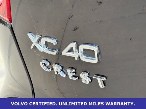Certified 2025 Volvo XC40 B5 Plus AWD/4WD image 10