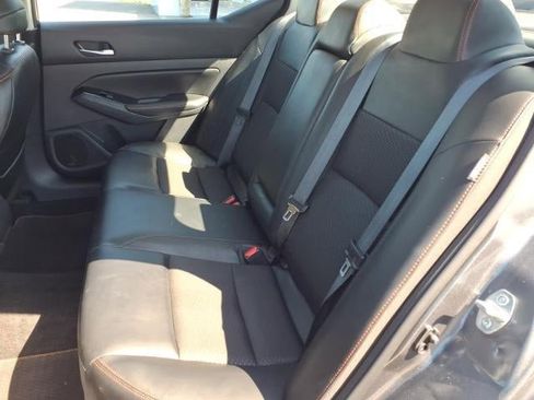Used 2024 Nissan Altima 2.5 SR FWD image 14
