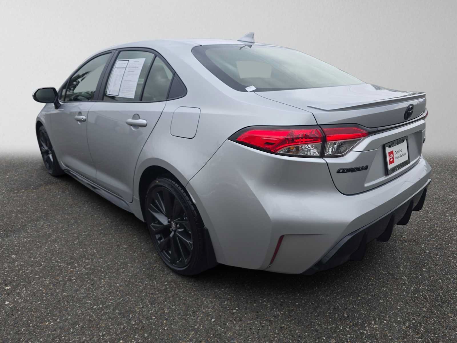 Certified 2026 Toyota Corolla SE w/ SE Package FWD image 5
