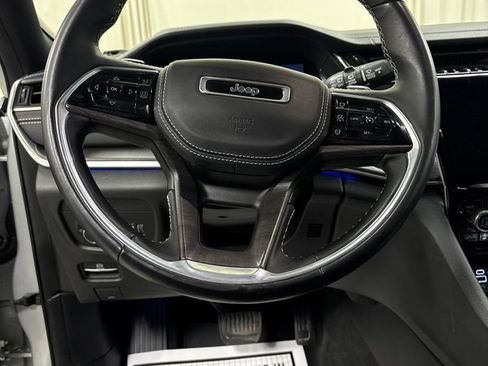 Used 2021 Jeep Grand Cherokee L Overland w/ Luxury Tech Group IV AWD/4WD image 13