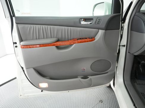 Used 2010 Toyota Sienna XLE Limited image 41
