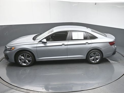 Used 2023 Volkswagen Jetta SE image 43