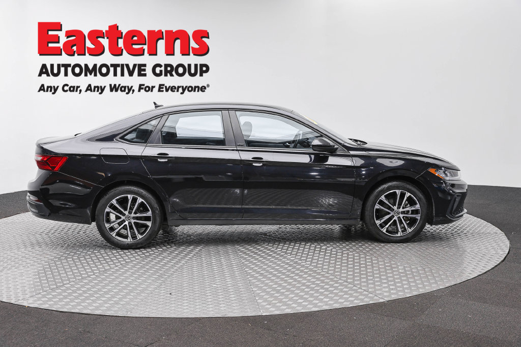 Used 2025 Volkswagen Jetta Sport FWD image 6