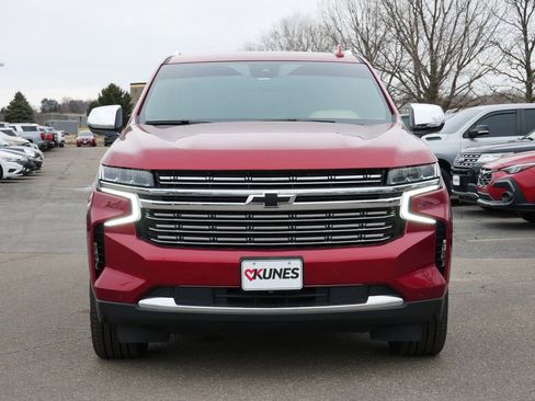 Used 2023 Chevrolet Suburban Premier AWD/4WD image 2