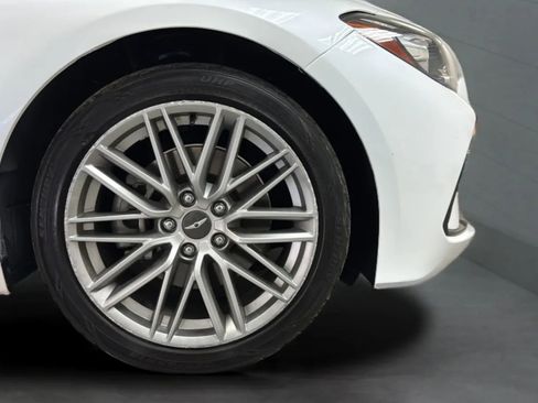 Used 2020 Genesis G70 2.0T RWD image 34