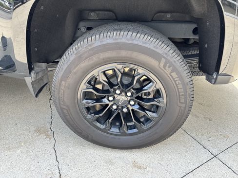 Used 2022 Chevrolet Colorado Z71 w/ Trail Boss Package AWD/4WD image 28