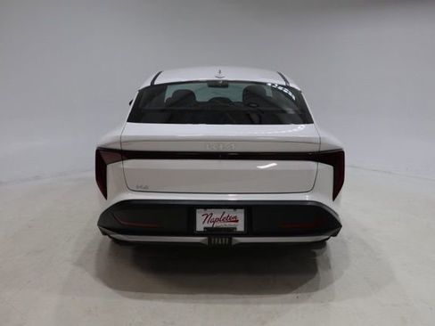 Used 2025 Kia K4 LXS image 41