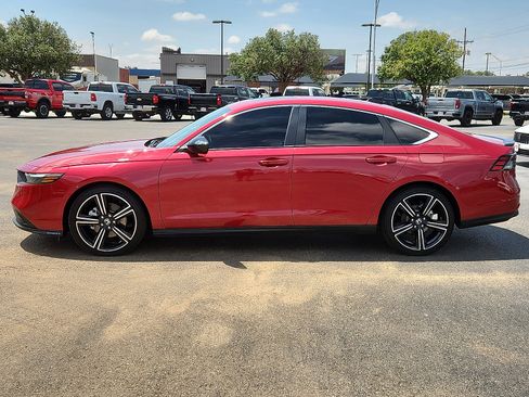 Used 2024 Honda Accord Sport image 2