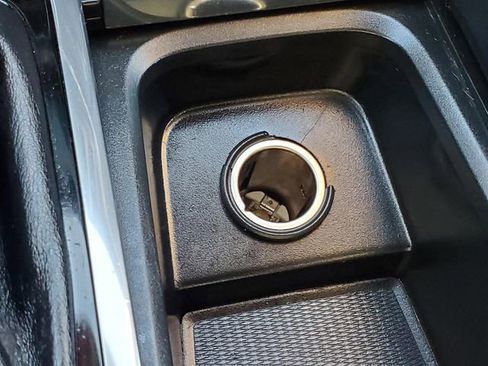 Used 2019 Volvo XC60 T5 Momentum w/ Multimedia Package image 28