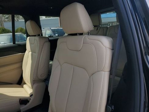 New 2026 Jeep Grand Cherokee L Limited RWD image 15