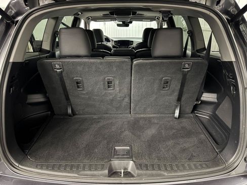 Used 2020 Honda Pilot Touring image 11