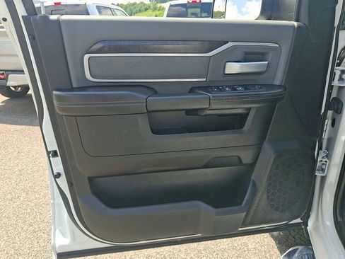 Used 2022 RAM 3500 Big Horn AWD/4WD image 12
