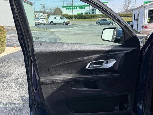 Used 2017 Chevrolet Equinox LT image 11