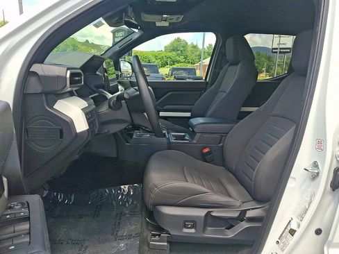 Used 2024 Toyota Tacoma TRD Off-Road AWD/4WD image 13