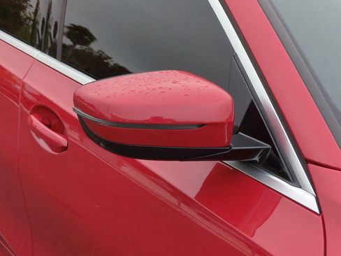 Used 2021 BMW 330i Sedan w/ Premium Package image 11