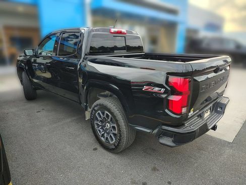Used 2024 Chevrolet Colorado Z71 w/ Z71 Convenience Package 2 AWD/4WD image 12