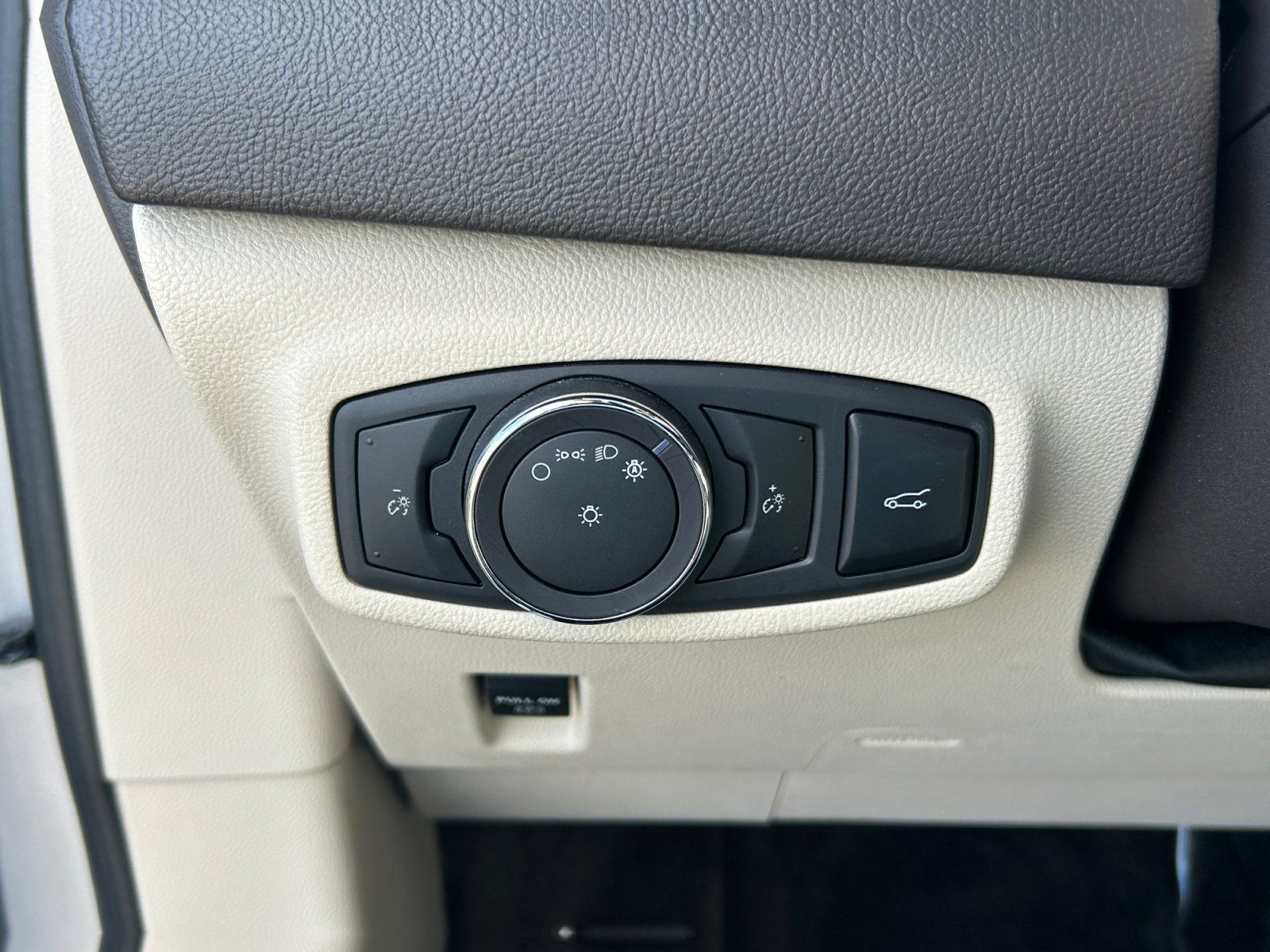 Used 2019 Lincoln MKC Reserve w/ MKC Climate Package FWD image 20