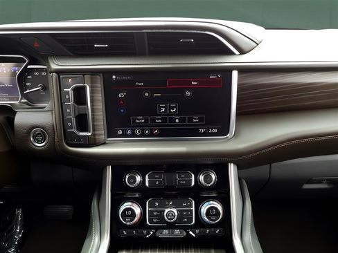 Used 2021 GMC Yukon Denali w/ Denali Premium Package image 26