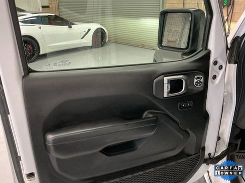 Used 2021 Jeep Gladiator Rubicon image 15