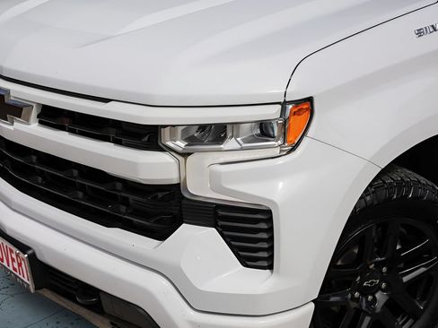 Used 2023 Chevrolet Silverado 1500 RST RWD image 3