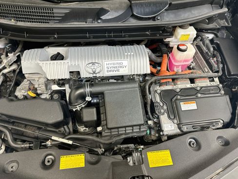 Used 2014 Toyota Prius V Five FWD image 34