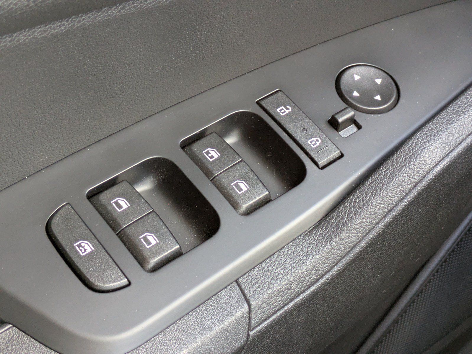 Certified 2024 Kia Sportage LX FWD image 17