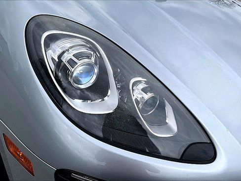 Used 2017 Porsche Macan image 26