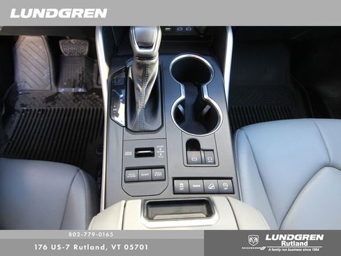 Used 2022 Toyota Highlander XLE image 22