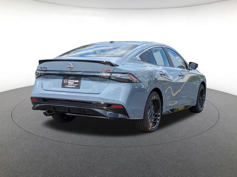 New 2026 Nissan Sentra SR w/ SR Premium Package FWD image 5