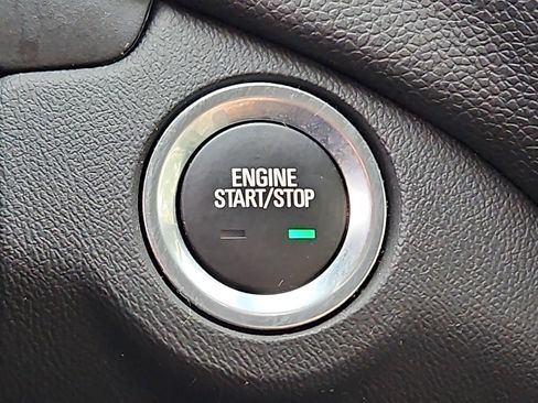 Used 2019 Chevrolet Equinox LT image 19