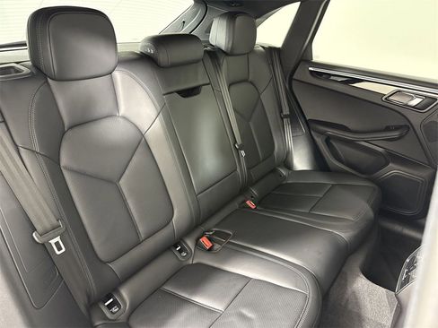 Certified 2023 Porsche Macan Turbo image 23