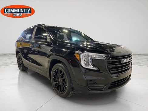Used 2023 GMC Terrain SLE w/ Driver Convenience Package FWD image 11