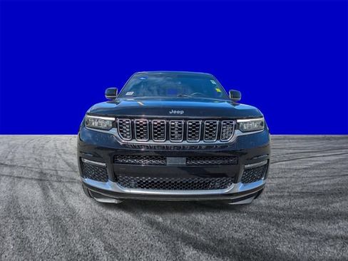 Used 2021 Jeep Grand Cherokee L Summit w/ Luxury Tech Group V AWD/4WD image 9