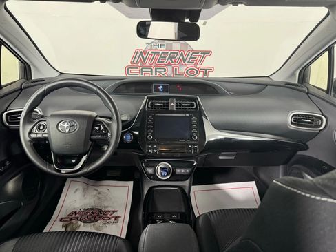 Used 2022 Toyota Prius Prime LE image 11