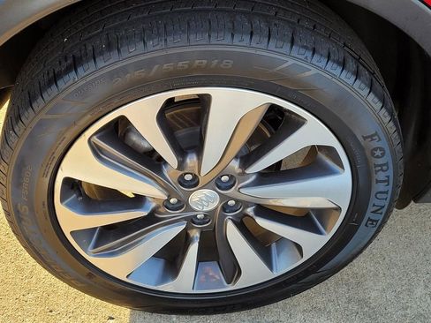 Used 2018 Buick Encore Essence image 6