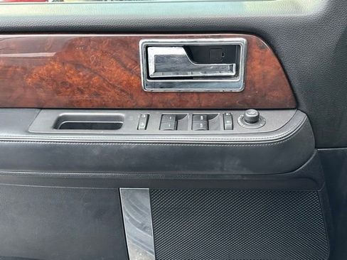 Used 2016 Lincoln Navigator Select image 13