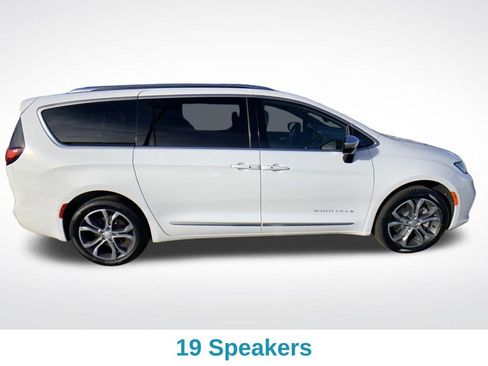 New 2026 Chrysler Pacifica Pinnacle AWD/4WD image 7