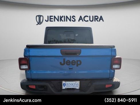 Used 2024 Jeep Gladiator Sport AWD/4WD image 7