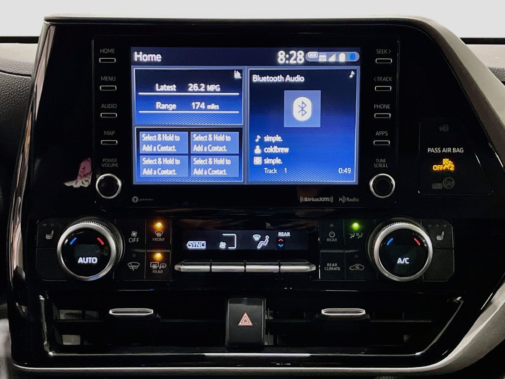 Used 2022 Toyota Highlander XLE FWD image 22