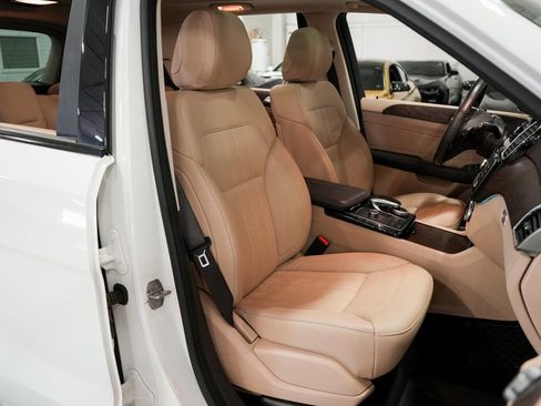 Used 2019 Mercedes-Benz GLE 43 AMG 4MATIC w/ Premium 2 Package image 12