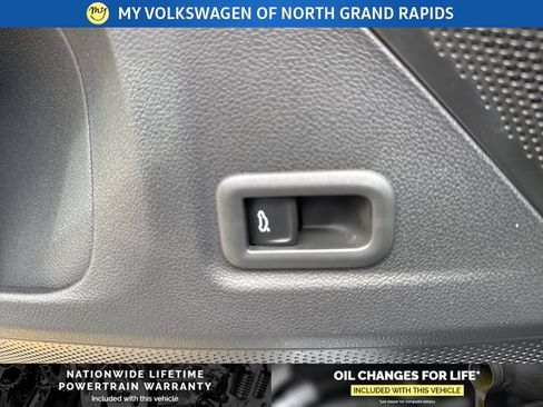 New 2026 Volkswagen Tiguan SE AWD/4WD image 12