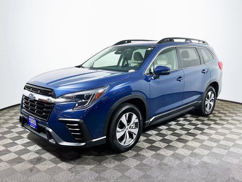 Used 2023 Subaru Ascent Premium w/ Convenience Package AWD/4WD image 3